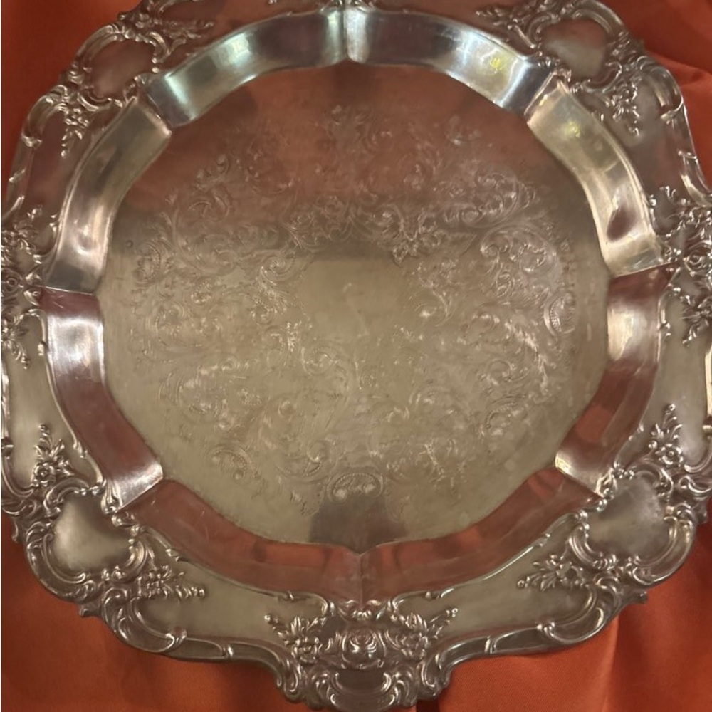 Elegant Silver Serveware Platter with Intricate Scrollwork
